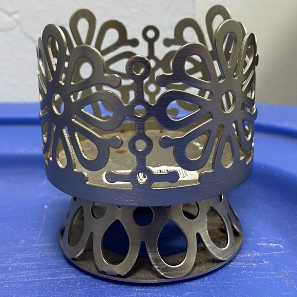Rare Bath & Body Works Mini Silver Floral Cutout Candle Decor Holder - Picture 2 of 7